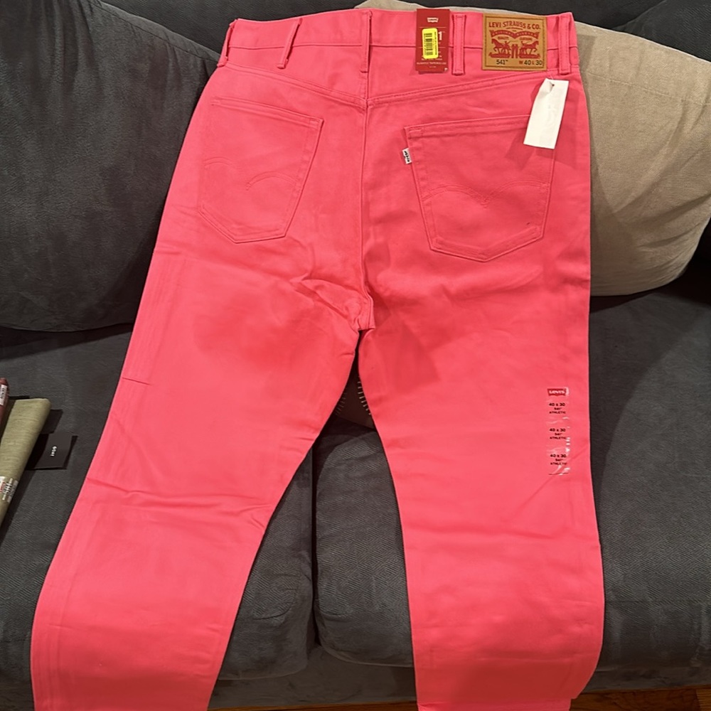 Levi’s - Picture 2 of 2